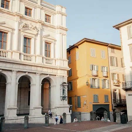 Storico Su 2 Livelli Apartamento *